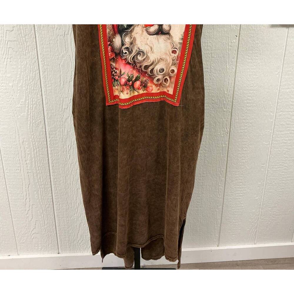 NEW I LOVE LINEN women's santa graphic tee dress in brown